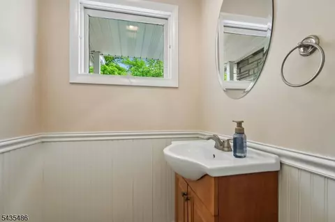 Bath - 21 Wayside Ln, Lebanon, NJ 08833 photo 1 of 3