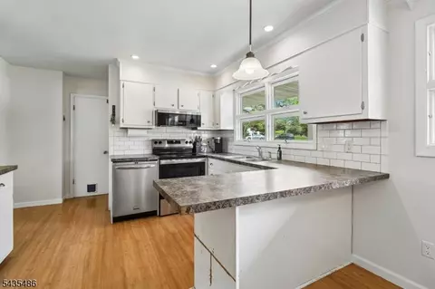 Kitchen - 21 Wayside Ln, Lebanon, NJ 08833 photo 3 of 4