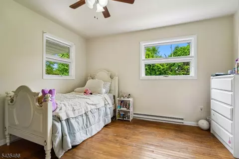 Bedroom - 21 Wayside Ln, Lebanon, NJ 08833 photo 3 of 5