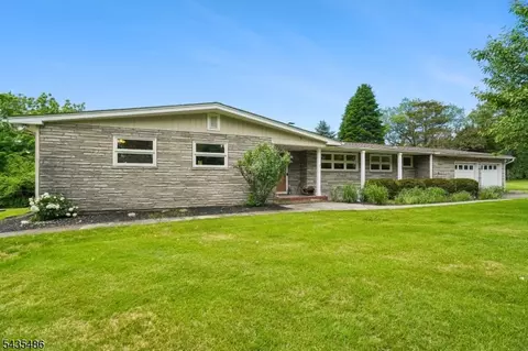 Exterior - 21 Wayside Ln, Lebanon, NJ 08833 photo 2 of 4