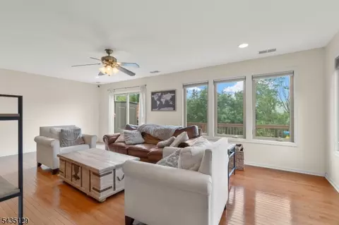 1 Wimbledon Dr 3 #3, Vernon, NJ 07462