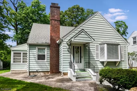 Exterior - 111 Jackson Ave, Wayne, NJ 07470 photo 4 of 8