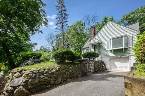 111 Jackson Ave, Wayne, NJ 07470