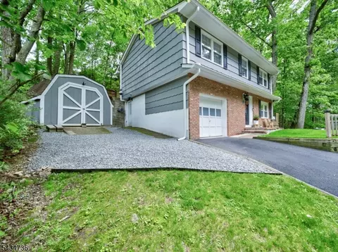 432 Lakeside Ave, Andover, NJ 07821