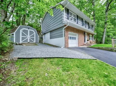 432 Lakeside Ave, Andover, NJ 07821