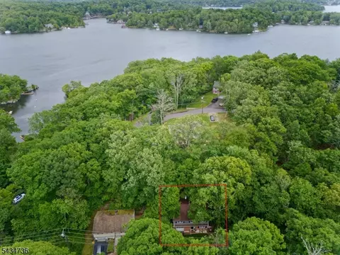 432 Lakeside Ave, Andover, NJ 07821