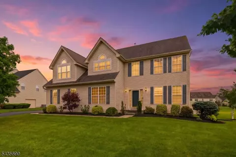 14 Rue Cezanne, Somerset, NJ 08873