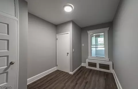 Entry Way - 1101 Ringwood Ave, Haskell, NJ 07420 photo 4 of 6