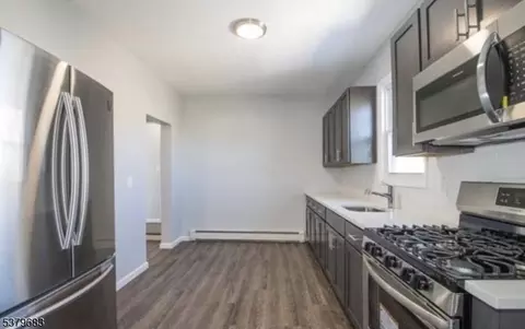 Entry Way - 1101 Ringwood Ave, Haskell, NJ 07420 photo 5 of 6