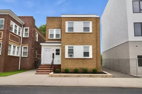 395 S 15th St, Newark, NJ 07103