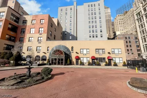 111 Mulberry St #3T, Newark, NJ 07102