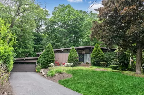 11 Kingsley Rd, Ringwood, NJ 07456