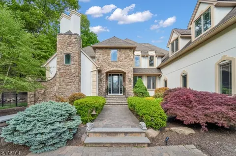 127 Waughaw Rd, Towaco, NJ 07082