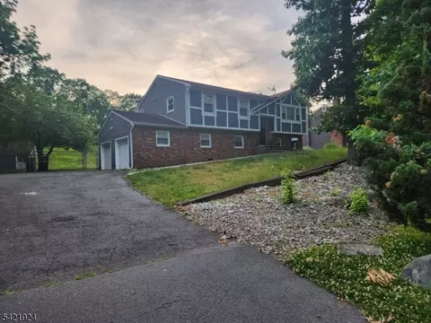754 Ravine Rd, Plainfield, NJ 07062