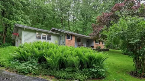 383 Tunnel Rd, Asbury, NJ 08802