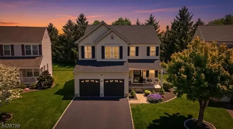 434 Hamilton Dr, Stewartsville, NJ 08886