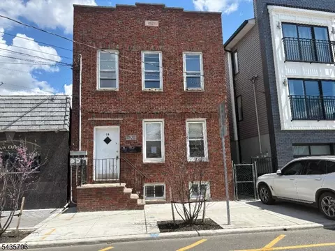 94 Elm Rd, Newark, NJ 07105