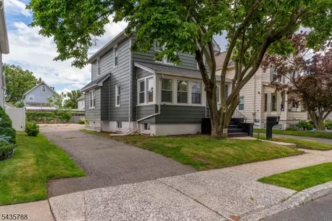 11 Jean Ct, Woodbridge, NJ 07095