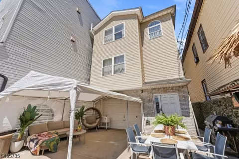 56 Vincent St, Newark, NJ 07105