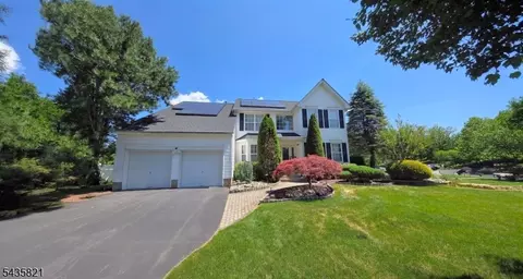 33 Kopak Way, Spotswood, NJ 08884