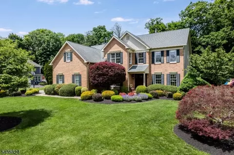 15 Ammerman Way, Chester, NJ 07930