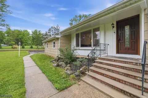 25 King George Rd, Warren, NJ 07059