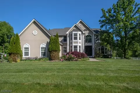 6 Eileen Dr, Wantage, NJ 07461