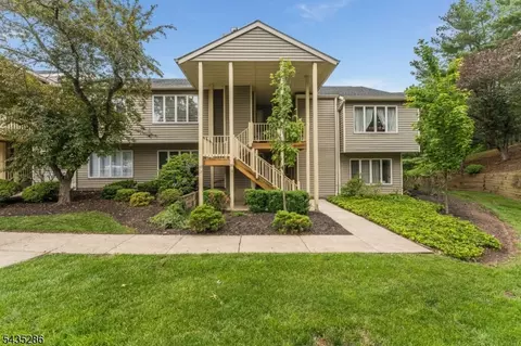 20 Westchester Ter, Annandale, NJ 08801
