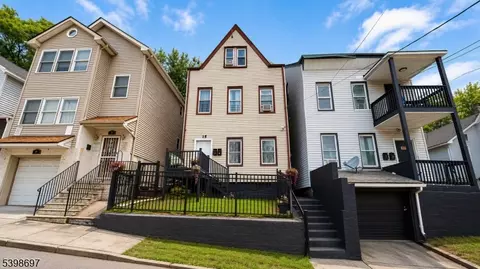 15 N 3rd St, Paterson, NJ 07522