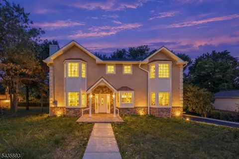 418 East Ave, Northvale, NJ 07647