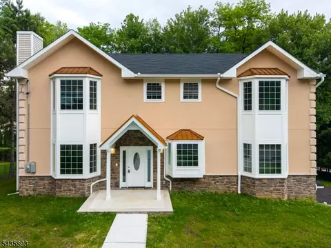 418 East Ave, Northvale, NJ 07647