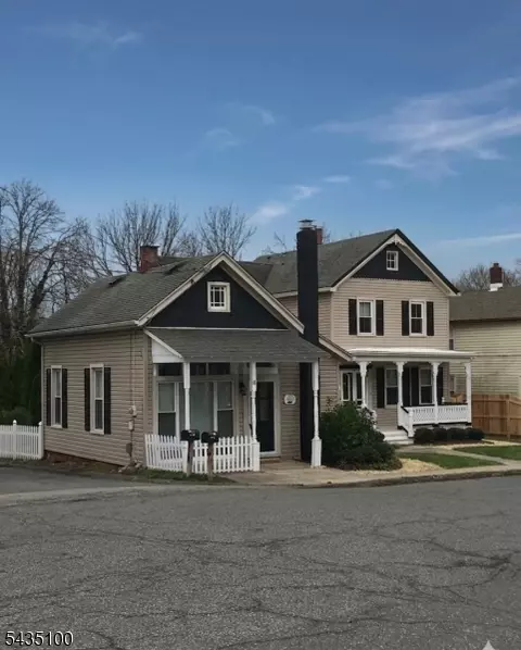 15 Main St # A, Annandale, NJ 08801