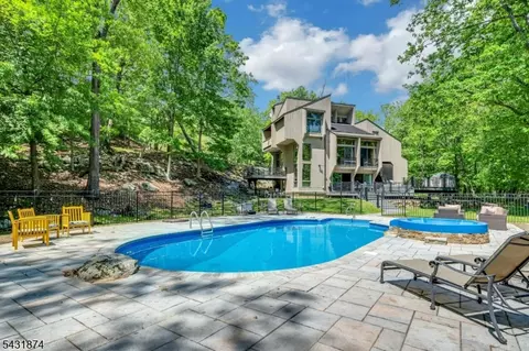 5 Audubon Trl, Boonton Twp, NJ 07005