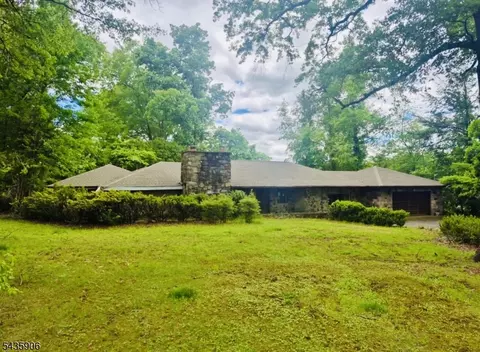 54 Ellicott Ln, Wayne, NJ 07470