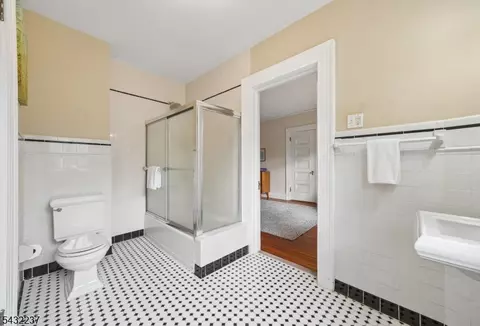 Bath - 500 Berkeley Ave, City Of Orange, NJ 07050 photo 1 of 4