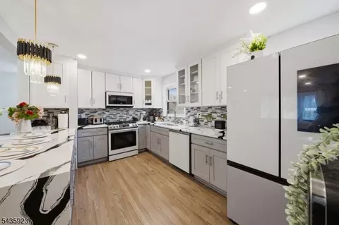 501 E 2nd Ave, Roselle, NJ 07203
