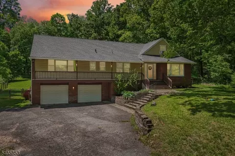 26 Huntsville Rd, Newton, NJ 07860
