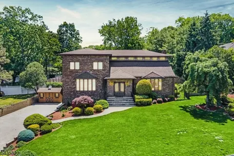 31 Forest Hills Way, Cedar Grove, NJ 07009
