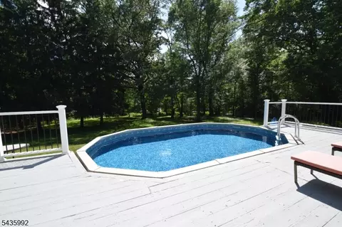567 Foothill Rd, Bridgewater, NJ 08807
