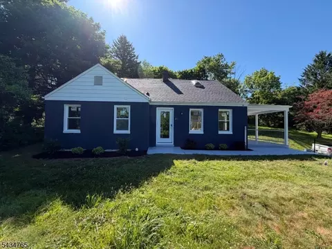 24 Lamington Rd, Whitehouse Station, NJ 08889