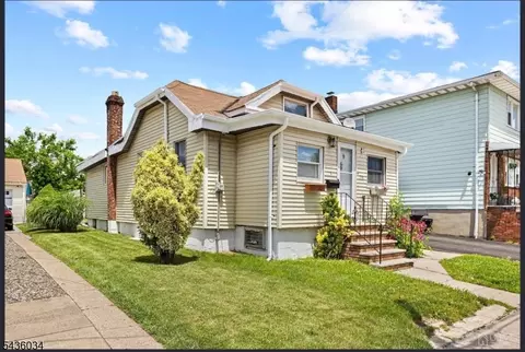 258 Randolph St, Carteret, NJ 07008