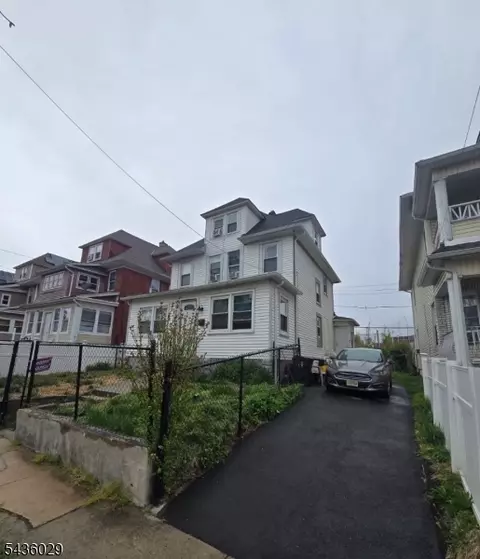 9 White Ter, Newark, NJ 07108