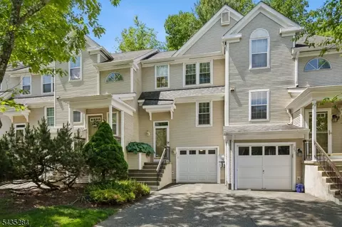 23 Rushmore Ln, Hackettstown, NJ 07840
