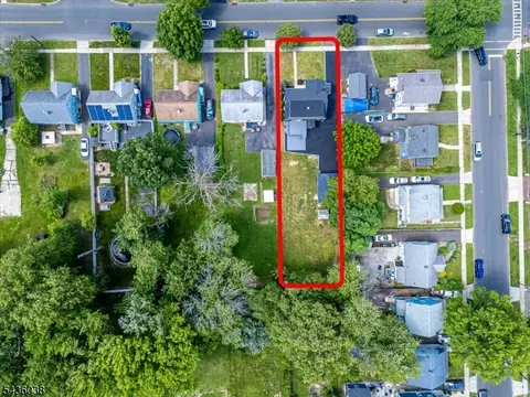 311 W 3rd Ave, Roselle, NJ 07203