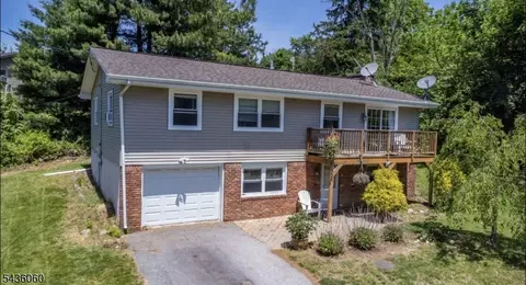 33 Lincoln Ave, Vernon, NJ 07462