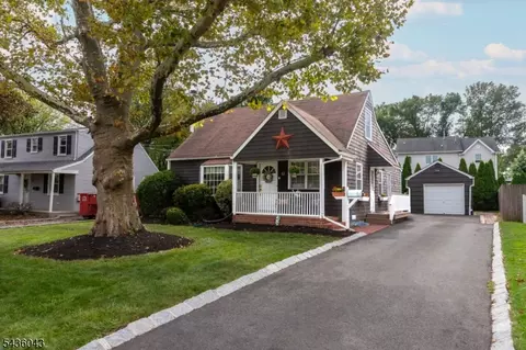 13 Sunset Dr, Clark, NJ 07066
