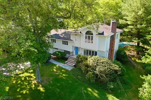 1 Winding Way, Caldwell, NJ 07006
