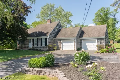 69 Manners Rd, Ringoes, NJ 08551