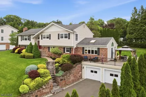 17 Kiowa, Oakland, NJ 07436