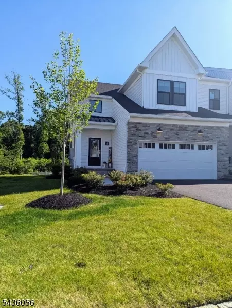 18 Flower Horn Blvd, Randolph, NJ 07869